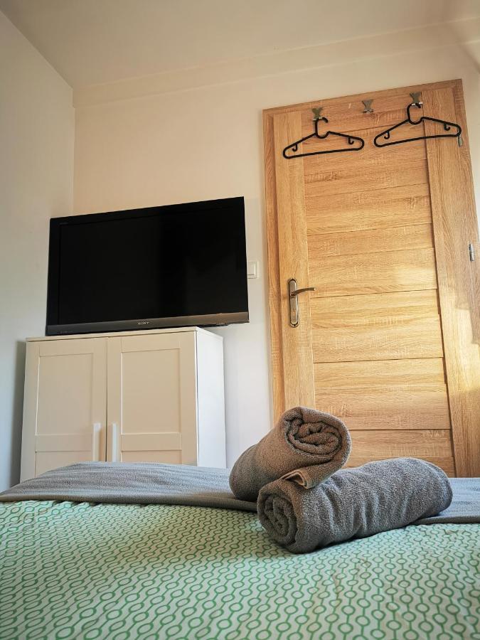 Hostel 55 - Darmowy Parking Wroclaw Bagian luar foto