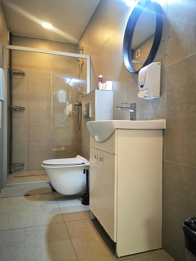 Hostel 55 - Darmowy Parking Wroclaw Bagian luar foto